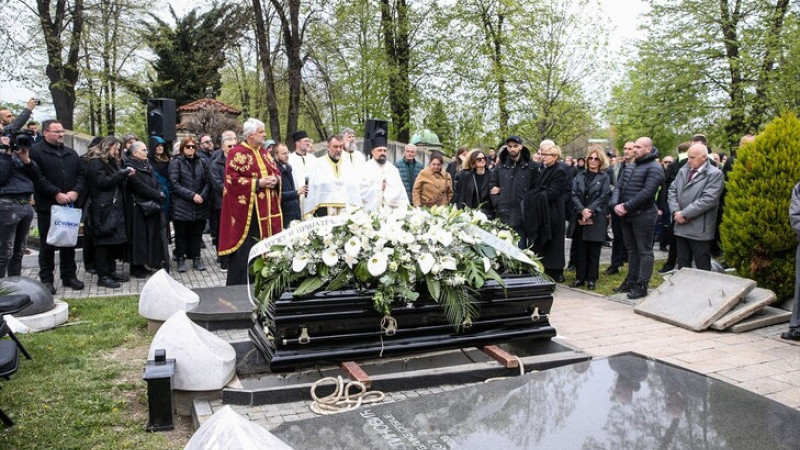 Beograd se oprostio od Duška Vujoševića: Sahranjen u Aleji zaslužnih građana