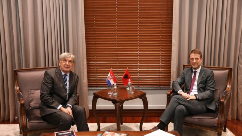 Ministri Hoxha takon ambasadorin kroat: Riafirmuam partneritetin strategjik midis Shqipërisë dhe Kro