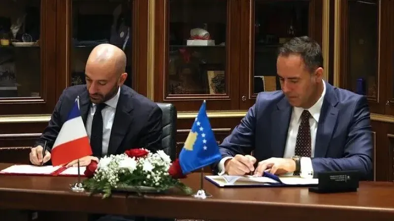 Kosova dhe Franca nënshkruajnë pesë marrëveshje në drejtësi, arsim dhe Lojërat Mesdhetare