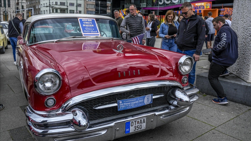 Međunarodni susreti: Oldtimeri iz regije i Evrope ukrasili ulice Sarajeva