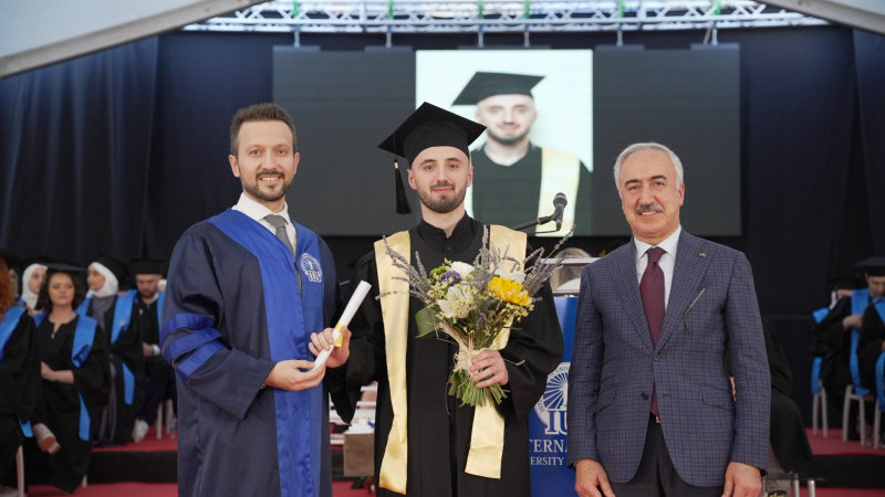 Uluslararası Saraybosna Üniversitesi 17. dönem mezunlarını verdi