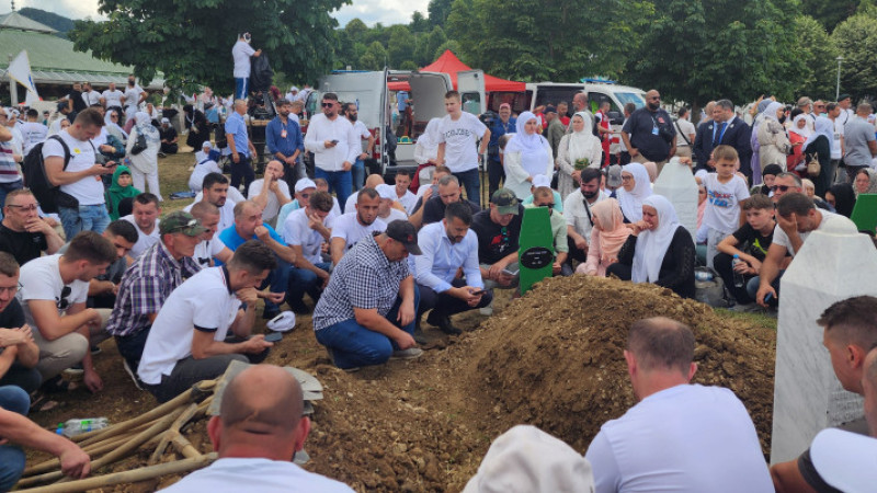 Klanjana dženaza i obavljen ukop sedam žrtava genocida u Srebrenici