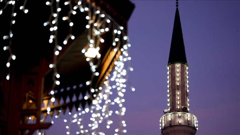 Muslimani večeras obilježavaju Lejletu-l-miradž: Noć u kojoj je propisano pet namaza