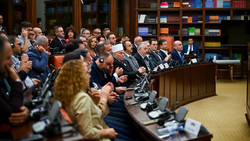 Makedonya Meclisi’nde Srebrenitsa Soykırımı anıldı