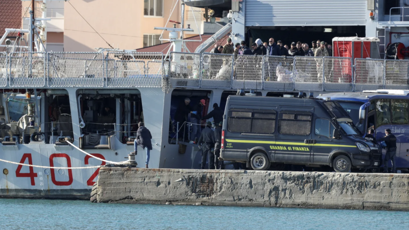 Amnesty International’dan İtalya’ya çağrı: Arnavutluk’taki göçmen anlaşması sona erdirilsin