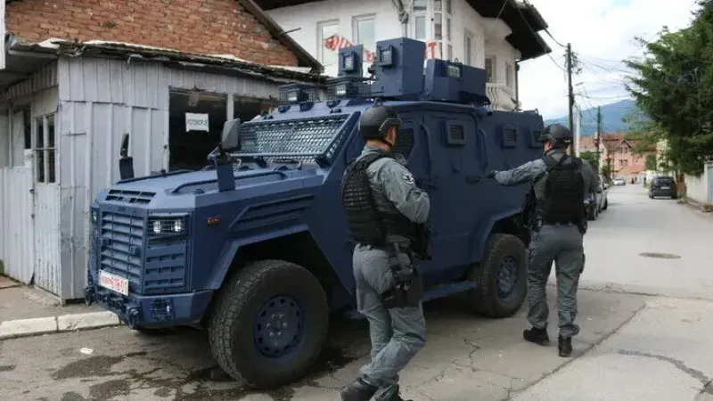 Autoritetet e Kosovës arrestojnë nëntë të dyshuar për krime lufte në Zubin Potok