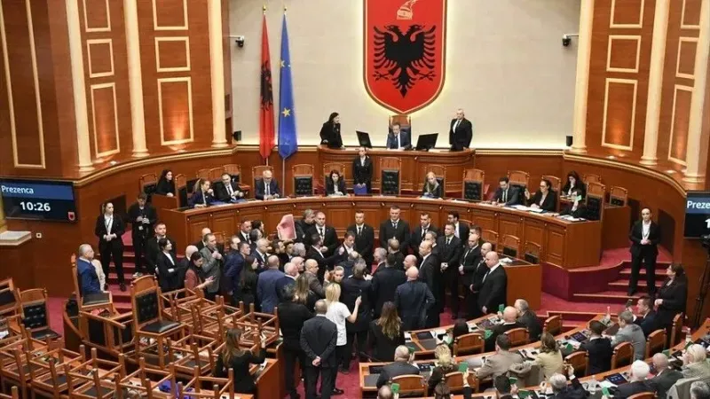 Arnavutluk’ta gösteriler devam ederken hükümet gösterilere yönelik yeni önlemler hazırlıyor
