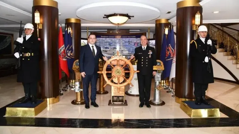 Komandanti i Forcave Detare turke takon ministrin pa portofol të Maqedonisë së Veriut, Zejnulla