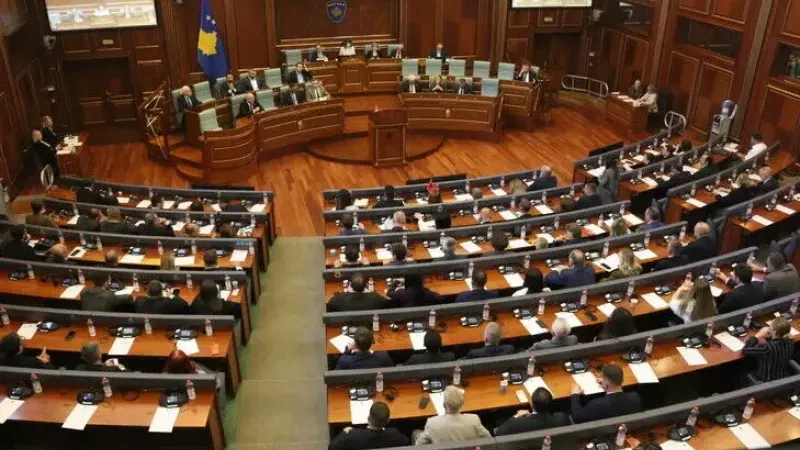 Miratohet në lexim të parë Projektligji për ndryshimet e Ligjit për Dhomat e Specializuara të Kosovë